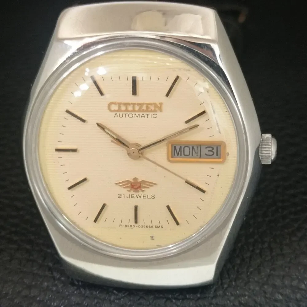 Vintage 1980 Citizen Automatic Mens Silver Watch W/daydate & Gold accents